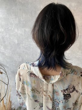 ダリー 菊水店(Dali) ウルフカット・インナーカラー・ブルー・デザインカラー