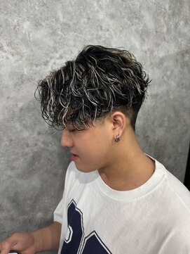 メルティエ(Mertie) 波巻きパーマ×ハイライト【メンズカット/錦糸町】