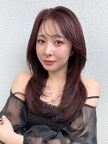 アフロート ディル(AFLOAT D'L)&nbsp;・20代に人気！顔周りの後れ毛がかわいいシャギーレイヤーロング