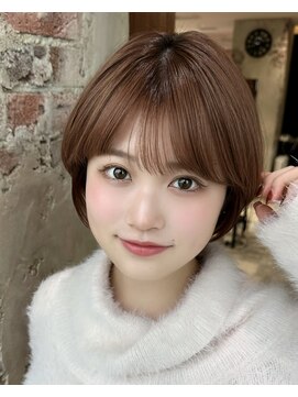 アフロート ルヴア(AFLOAT RUVUA) 【岩田莉奈】40代50代の似合わせカットで若見えショートボブ新宿