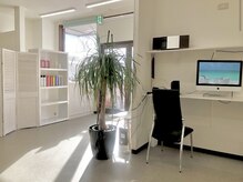 ヘアーカラーカフェ 千歳店(HAIR COLOR CAFE)の雰囲気（南国風のBGM♪落ち着いた雰囲気の店内）