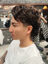 フォーコーナーズカットショップスリーセント 栄(FourCornersCutShop 3/cent)&nbsp;マレット/スパイラルパーマ/テーパーフェード