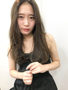 レイラバイアフロート 吉祥寺(Lila by afloat) ミルクティーベージュのフェザーロング