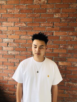 バーバーショップ フォーシーズン(BAR BER SHOP FOURSEASON) ワイルドアップバングツイストサイドパートショート