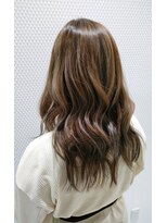 サロンドフィール 永山店(Salon de feel)&nbsp;【Salon de feel永山店】グレージュ 外国人風 巻き髪 ミディアム