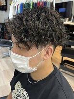 ウェイビーエフティフィフス 横浜西口(WAVEY ft.fifth) ツイストスパイラルパーマセンターパートツーブロック刈り上げ