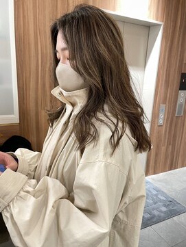 ビュートリアム ギンザ(BEAUTRIUM) 【ハイライトで透明感】赤みを抑えたグレージュカラー〔銀座〕