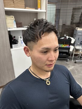 エイト(AITE) ツイストスパイラルパーマセンターパート<理容室>川口鳩ヶ谷91