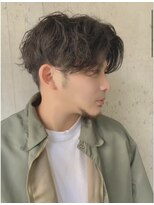 ロンド アンブル 四条烏丸(Lond ambre)&nbsp;【Lond ambre】萱原大幹　スパイラルパーマ/センターパート/黒髪