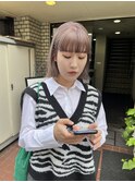 タイトな外ハネボブ_ミディアム_ショートカット_20代30代40代