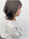 オリーブグレージュ