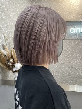 サンク 原宿 表参道(cinq) ナチュラルボブミニボブミルクティーベージュ切りっぱなしボブ