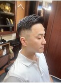 MEN'Sアッシュブラックショートサイドパートミドルフェード