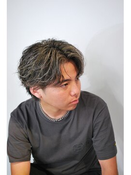 スティミュラス(Stimulus) センターパートフェザーハイライト