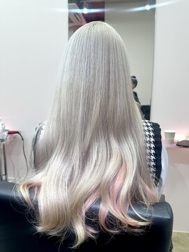 ダズリングディア(Dazzling Deer) グレー/ピンク/インナーカラー/ロング/レイヤーカット