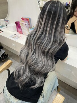 ラビス クローバー(Lovis clover) エクステバレイヤージュ