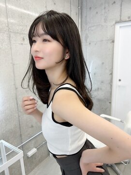 アイヴィ 表参道(IVY) ダークトーングレージュ顔まわりカット