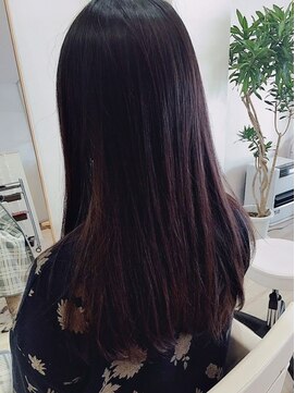 サロンドゥドリス(Salon de Doris) 自然なストレートヘア