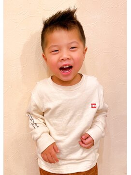 美容室 スイミー(Swimmy) 練馬 子連れ 美容室スイミーイッセイ店長ビックバン風