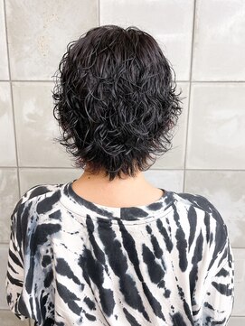トゥコ(tuco) ウルフヘアパーマインナーカラーピンクカラーパーマウルフ