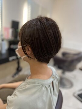 カール 鶴川店(K:R) 大人可愛いコンパクトなショートボブ