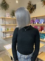 リト(riTo)&nbsp;10代20代/ボブ　シルバーカラー/ボブ