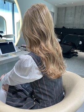 ロンドメリア 天神大名店(Lond Melia) ★斜めバングミディアムヘアグレージュカラーシルキーベージュ★