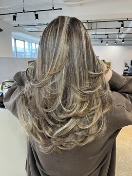 メリー オオサカ(Merly Osaka) バタフライカット