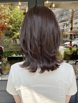 アイフィール アヴェダ 瑞江店(i feel AVEDA)&nbsp;【藤田】ミディアムのレイヤースタイル×スモーキーベージュ