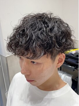 癖が馴染む波巻きスパイラル【メンズ/パーマ/眉毛/沖縄市/美里】