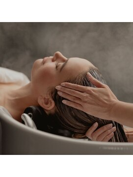 アイノベル(‘Inovel’) カット+カラー+トリートメント+極楽ヘッドスパ(20分)