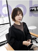フランチェスカドットボブ(francesca.bob)&nbsp;お顔まわりレイヤー×切りっぱなしボブ【田野剛大】梅田
