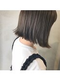 透明感カーキグレーで柔らかさ◎