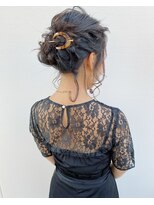 スティードトーキョー(Steed Tokyo)&nbsp;編み込みパーティーサイドアップ