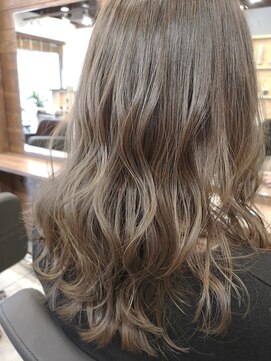 サード プレイス(Third Place) ミルクティーカラー