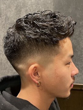 ヒロギンザ 横浜店(HIRO GINZA) アイロンパーマ×フェード