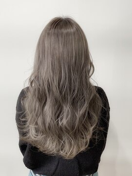 ホワイト 梅田(white) ＊透明感＊グレージュグラデーション