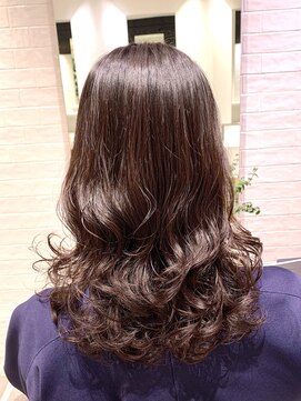 ステアケース 武蔵小杉店(stair:case) 2022年人気髪型　レイヤーカット　コテ巻き風パーマ