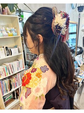 ハウオリ ヘアーワークス(Hauoli hair works) ハーフアップ×袴