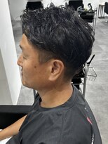 ヒュイル バイ ニアウ(Hwyl by Niau)&nbsp;メンズマッシュパーマニュアンスパーマスパイラルパーマ刈り上げ