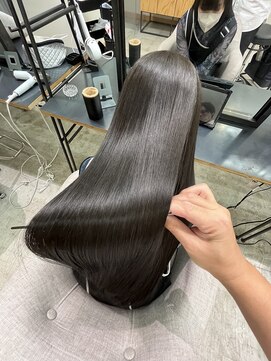 ラヴィエ(RAVIE) 【半田・髪質改善】縮毛矯正/トリートメント/マンツーマン