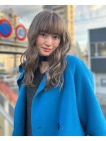 スリーヌーン(THREE noon)&nbsp;ハイトーンロング　くすみベージュ