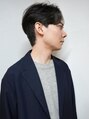 テラス(Terrace)&nbsp;襟足を残した大人センターパート◎ニュアンスパーマとの相性◎