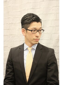 銀座マツナガ 新宿野村ビル店 ロマンスグレーで魅せる大人のツーブロック