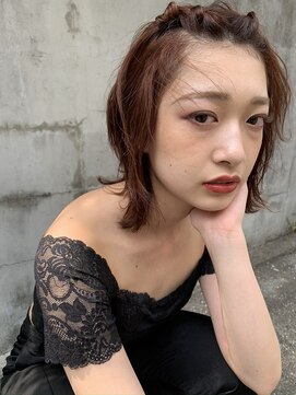 エラ(ELLA) 暖色カラーと簡単ヘアアレンジでこなれヘア
