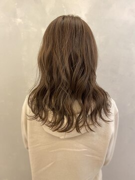 ダリー 円山店(Dali) プラチナグレージュセミロング