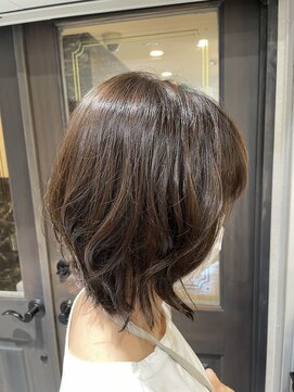 ミリ 千歳烏山(Mili CARE&SPA) ミディアムレイヤーボブ