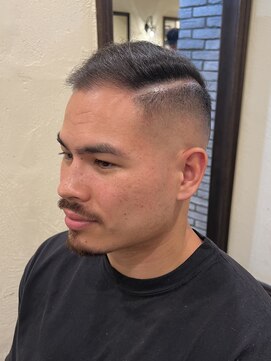 キングマンバーバー(KING MAN BARBER) スキンフェード