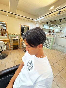 ネオリーブクレア 綱島店(Neolive Krea) 刈り上げセンターパート