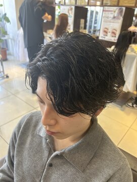 フォルテ 草薙店 波巻きシャドウパーマ センターパート スパイラルパーマ